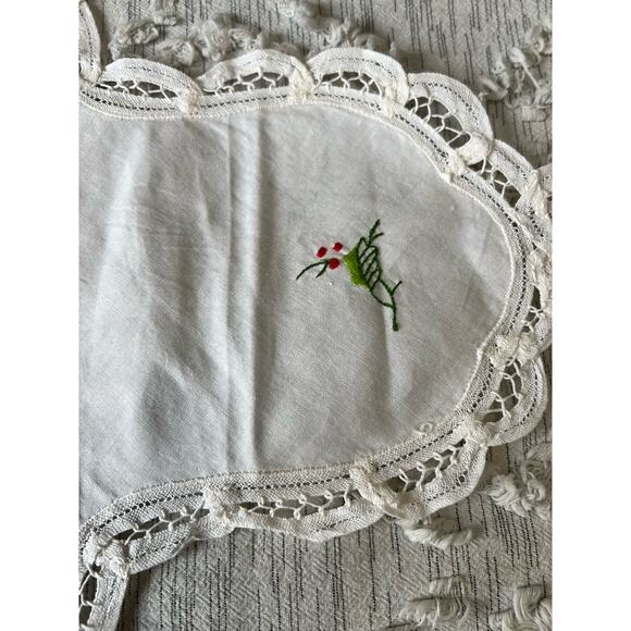 Bread Basket Liner Bun Warmers White Perma-Press Cloth with Floral Embroidery - Picture 5 of 9